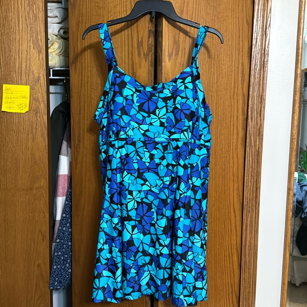 New Coldwater creek swim dress size 22